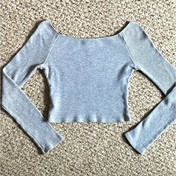 Brandy Melville Cropped Long Sleeve - Size S/M - Picture 1 of 3